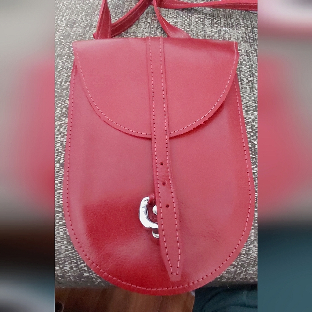 Leather purse red.